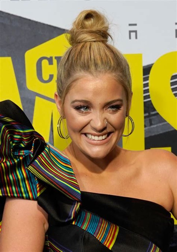 2017 CMT Awards Style — See The Red Carpet’s Best Hair & Makeup!