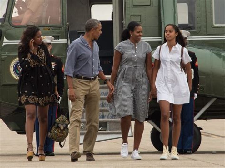 Barak Obama Reveals Daughters Sasha & Malia Joined BLM Demonstrations Over The Summer: I Couldn’t Be Prouder