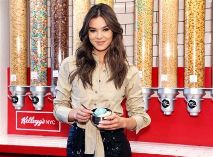 Celebs Eating Cereal: PICS