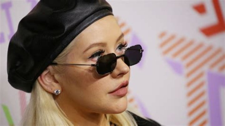Christina Aguilera’s ‘Fighter’ Was About Ex Who Was Gay — Details  – Hollywood Life