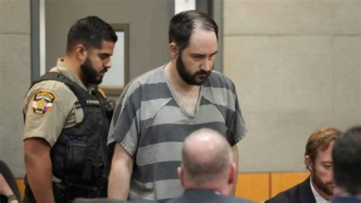 Derek Chauvin Will ‘Likely’ Serve 10-15 Years In Prison If He’s Convicted Of Murder