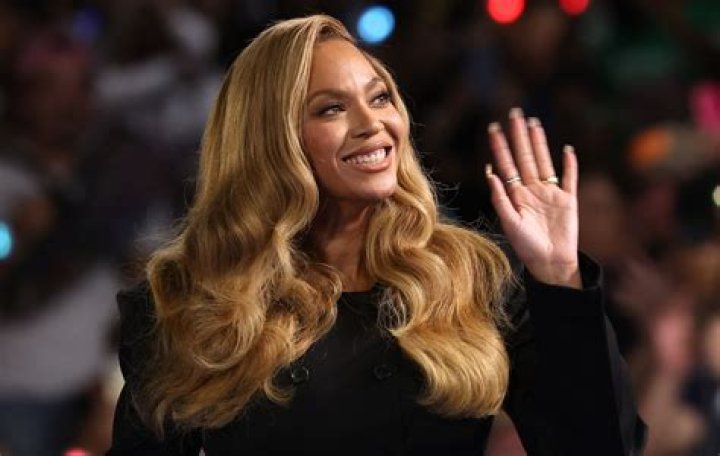 Dionne Warwick Trolled By The Beyhive After Saying Beyonce Isn’t An ‘Icon’