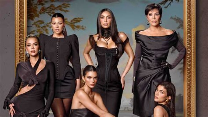 Don’t Do This Alert! Kourtney Kardashian, You Starved Yourself For A Magazine Shoot And Passed Out On The Beach!