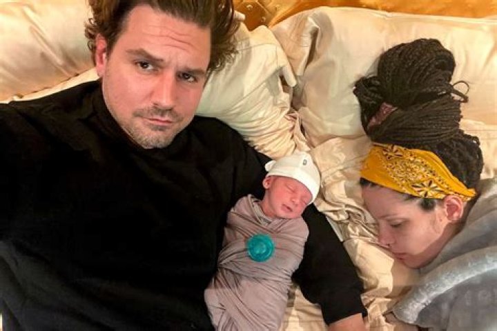 Halsey Welcomes First Child With Boyfriend Alev Aydin: ‘Powered By Love’