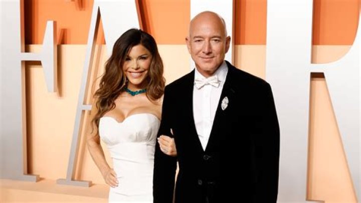 Jeff Bezos & Lauren Sanchez Make Official Debut As A Couple 1 Year After News Of Romance Went Public