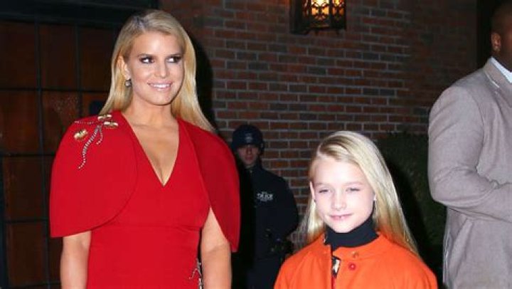 Jessica Simpson Rocks Pink Dress With Daughter Maxwell & Dog At Event – Hollywood Life