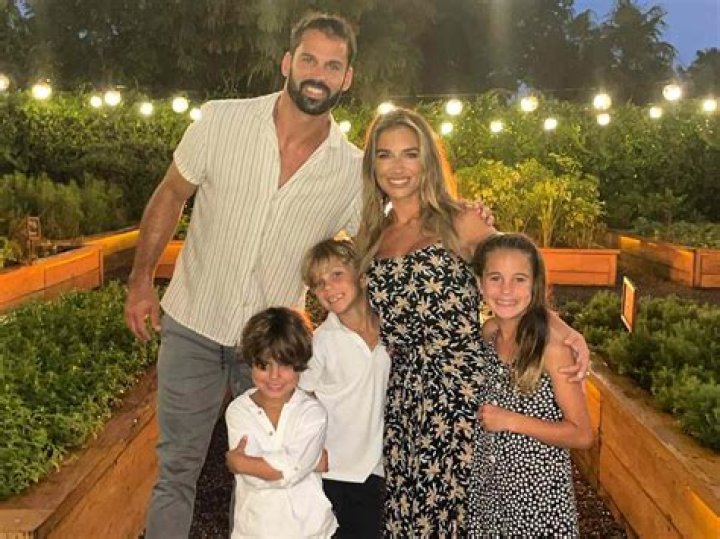 Jessie James Decker Rocks String Bikinis On Vacation With Friends – Hollywood Life
