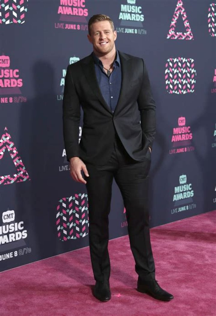 JJ Watt: PICS – Hollywood Life