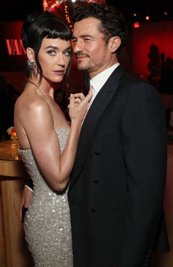 Katy Perry Rocks Black Dress While On Dinner Date With Orlando Bloom – Hollywood Life