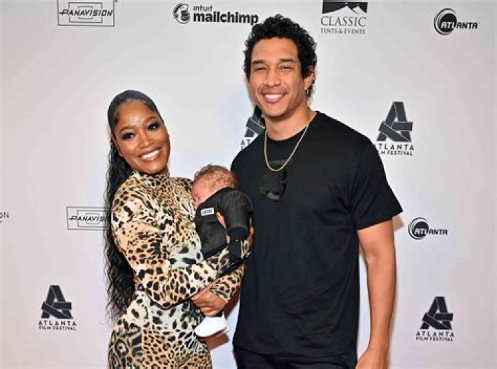 Keke Palmer Rocks Swimsuit On Babymoon With Darius Jackson – Hollywood Life