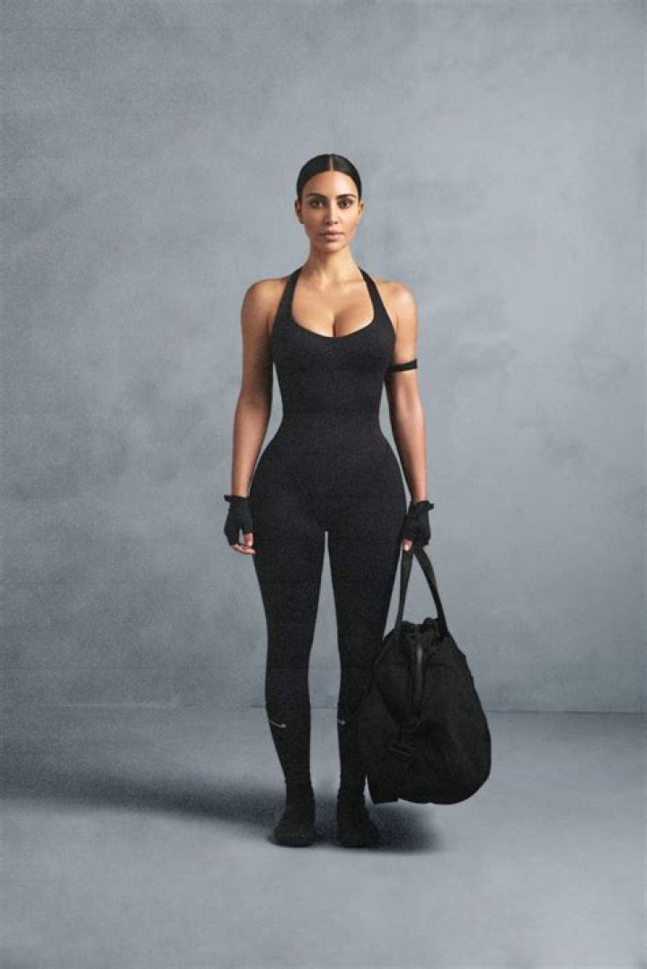 Kim Kardashians Wows In Bikini During ‘Sports Illustrated’ Photoshoot – Hollywood Life