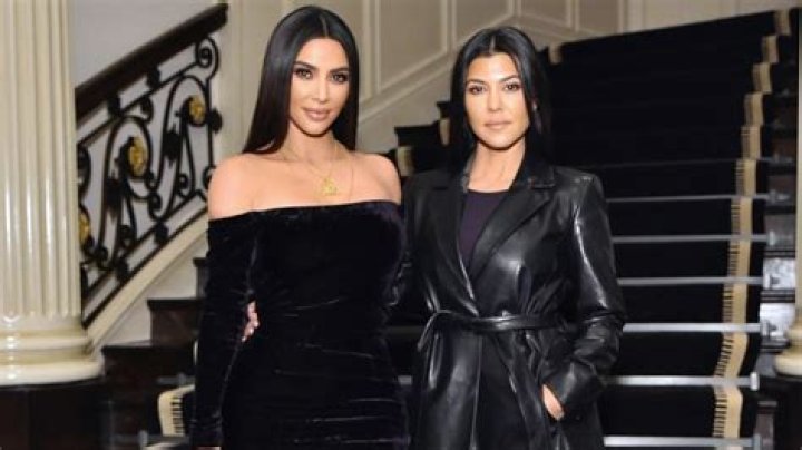 Kim, Khloe & Kourtney Kardashian Crack Up Over Comedian’s ‘KUWTK’ Quarantine Spoof – Watch
