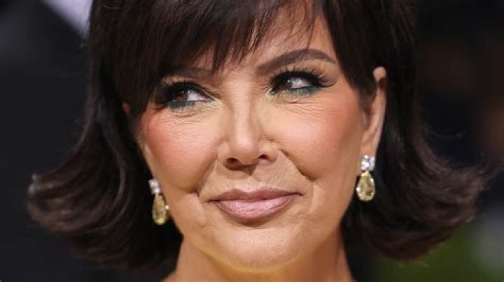 Kris Jenner’s Sexiest Photos In Honor Of Her 62nd Birthday – Hollywood Life