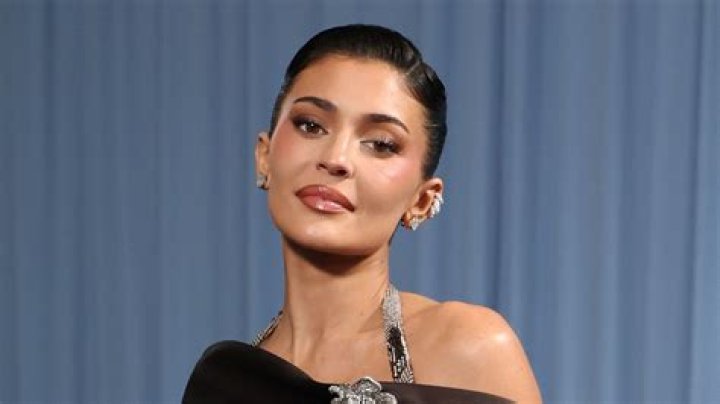 Kylie Jenner Shows Off New Red Hair As She Rocks Nude Bikini Top At $36.5 Mansion — See Pic