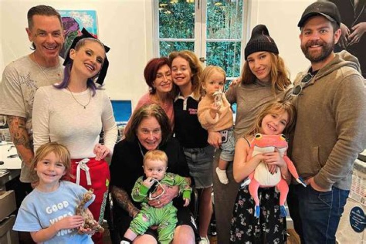 Meet All Of His 6 Children – Hollywood Life