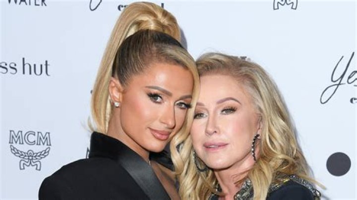 Paris Hilton Still Looking Forward To Being A Mom One Day After Breaking Engagement To Chris Zylka
