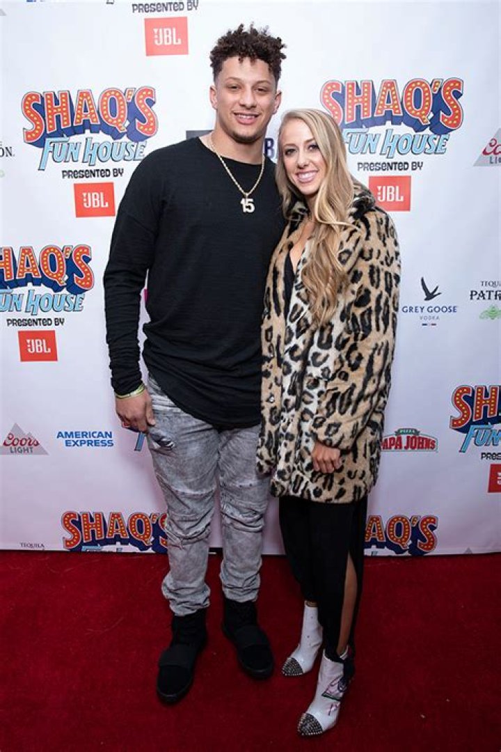 Patrick Mahomes & Brittany Matthews’ Cutest Photos Together – Hollywood Life