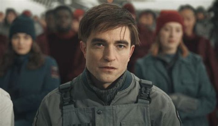 Photos Of Robert Pattinson In The Film & On Set – Hollywood Life