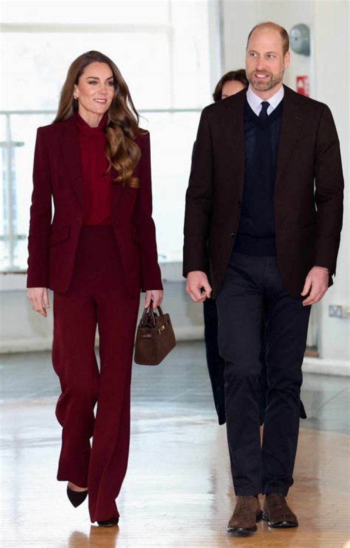 Prince William Seen in First Photos Visiting Kate Middleton in the Hospital After Her ‘Abdominal Surgery’