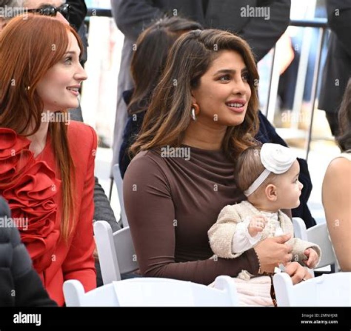 Priyanka Chopra & Sophie Turner At Nick & Joe Jonas’ Concert: Photos – Hollywood Life
