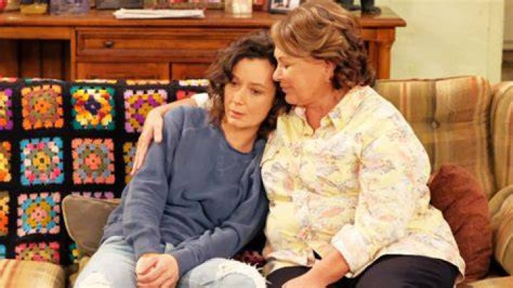 Roseanne Barr Slams Sara Gilbert, Says She Stabbed Her In The Back – Hollywood Life