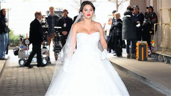 Selena Gomez In Wedding Dress For ‘Only Murders In The Building’: Photos – Hollywood Life