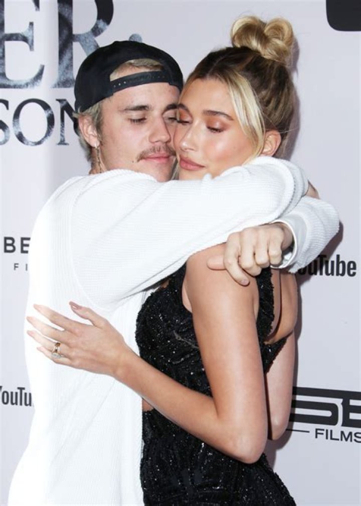 Stars Kissing Fans — See Photos Of Justin Bieber, Harry Styles & More – Hollywood Life