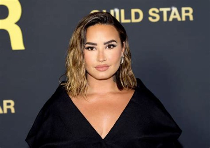 Summer Dos & Dont’s For Avoiding Breakouts From Demi Lovato’s Skincare Guru