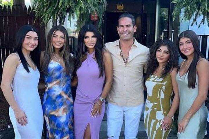 Teresa Giudice Reveals How Her 4 Daughters Feel About Her & Joe’s Heartbreaking Separation