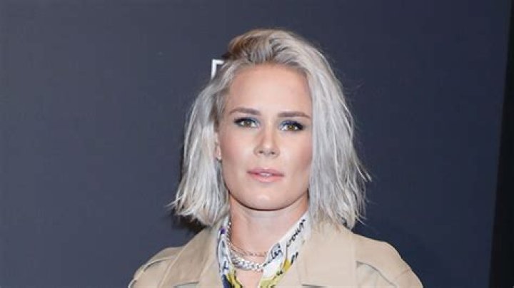 Who Is Ashlyn Harris? All About the Soccer Star – Hollywood Life